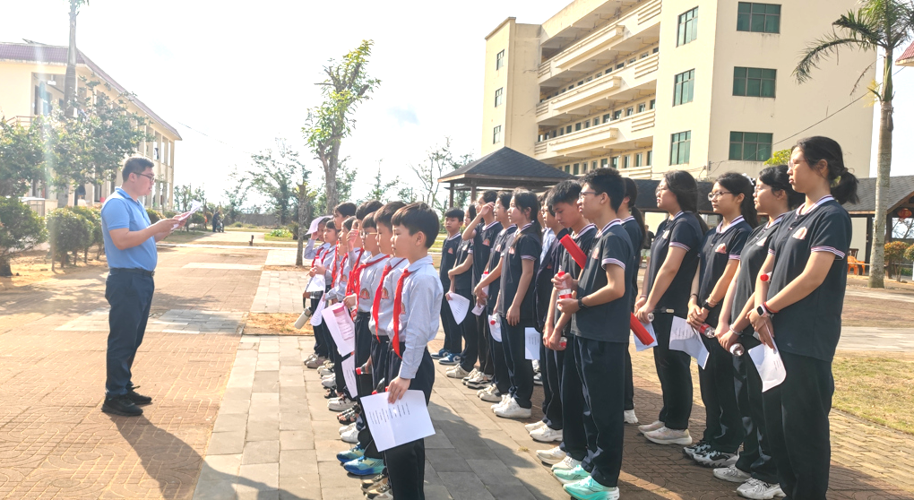 五育并舉|弘揚(yáng)雷鋒精神 傳承敬老美德——記定安縣山高學(xué)?！皩W(xué)雷鋒日”敬老院之行-圖片1