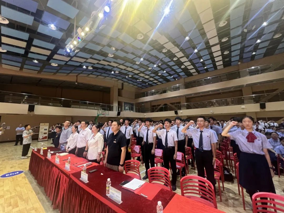 五四精神啟新篇，青春逐夢向未來——?？谏礁咧袑W(xué)2025年離隊入團(tuán)儀式順利舉行-圖片7